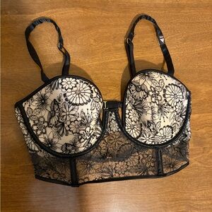 Victoria’s Secret Elegant Black Lace Bustier NWOT